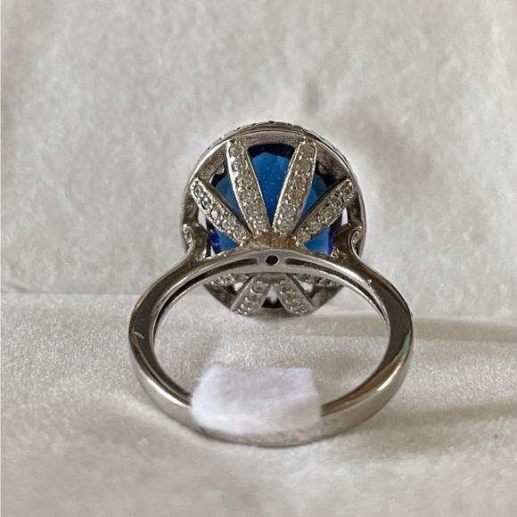Beautiful Royal blue cocktail statement ring 💍 - Picture 3 of 11